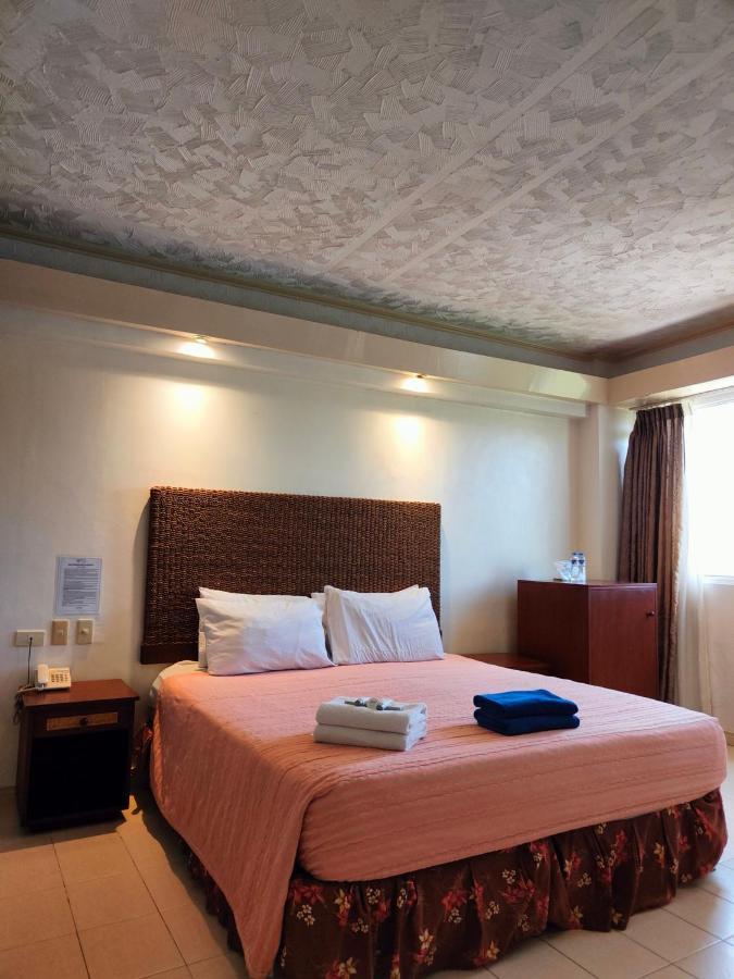 Wild Orchid Beach Resort Olongapo Eksteriør billede