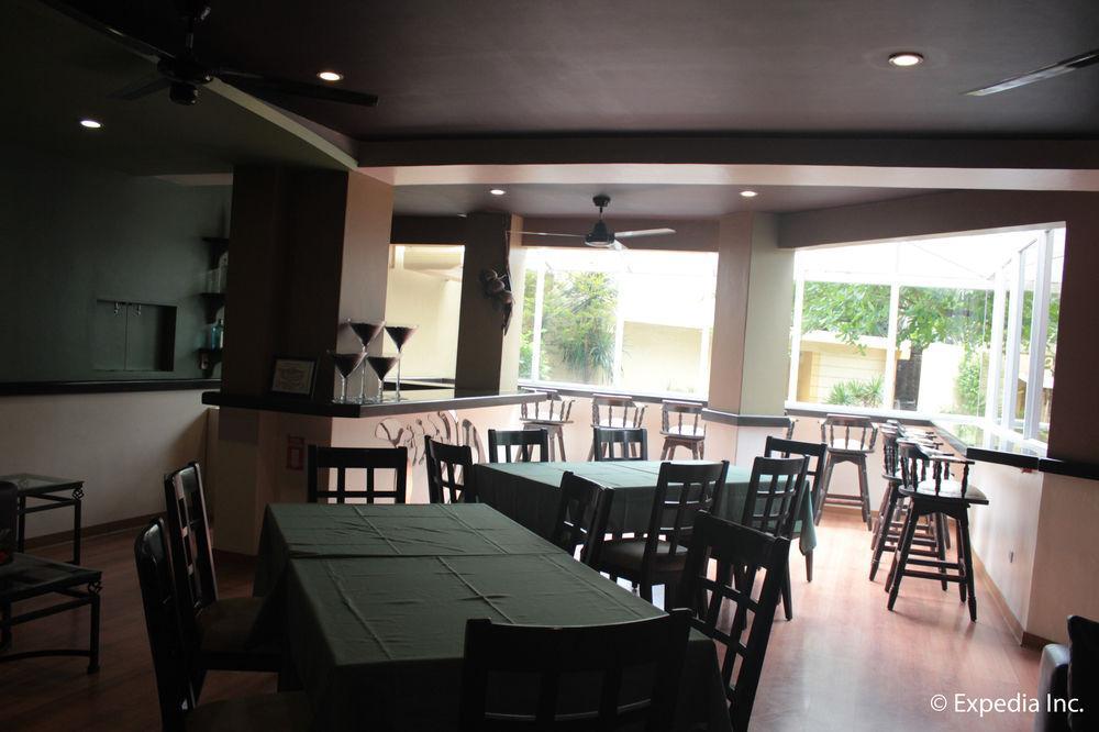 Wild Orchid Beach Resort Olongapo Eksteriør billede